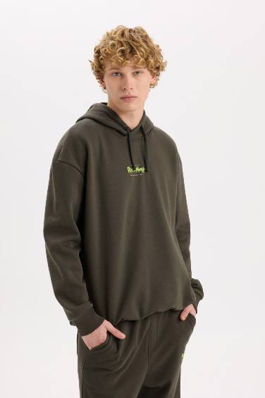 Rick and Morty Boxy Fit Kapüşonlu Sırt Baskılı Sweatshirt