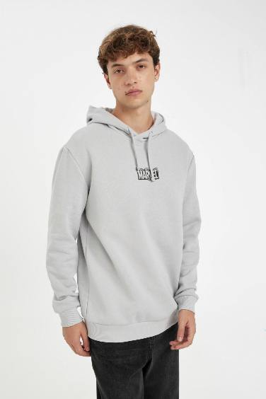 سويت شيرت قصة عادية بغطاء للرأس مرخص من Marvel