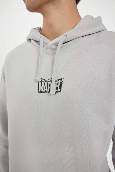 سويت شيرت قصة عادية بغطاء للرأس مرخص من Marvel