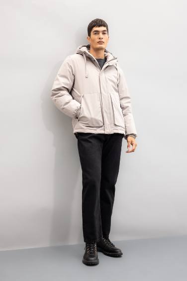 جاكيت دودون بطبعة شعار قصة عادية بغطاء للرأس