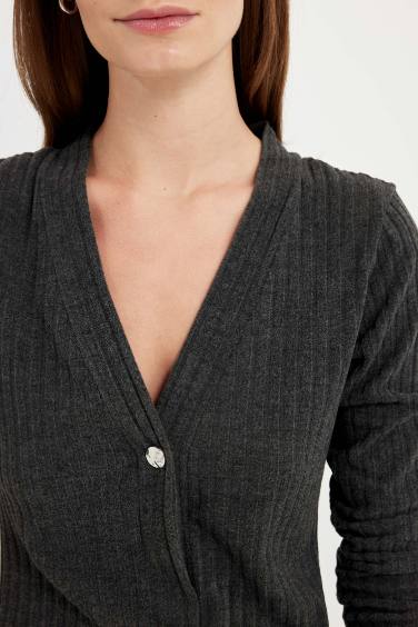 тығыз көйлек v жаға ұзын жеңді Ұзын жеңді трикотаж көйлек