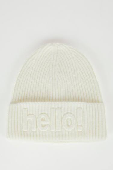 Woman Slogan Printed Knitted Beanie
