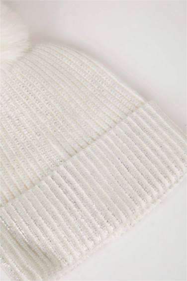 Шапка с принтом для женщин