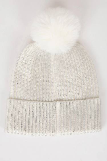 Шапка с принтом для женщин