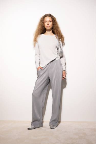 Regular Fit Crew Neck Basic Knit Pullover