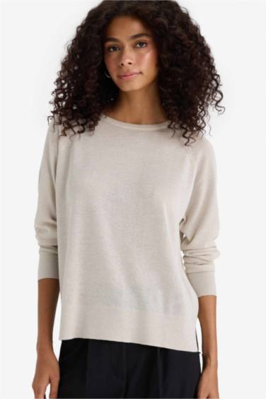 بلوفر تريكو قصة عادية برقبة مستديرة