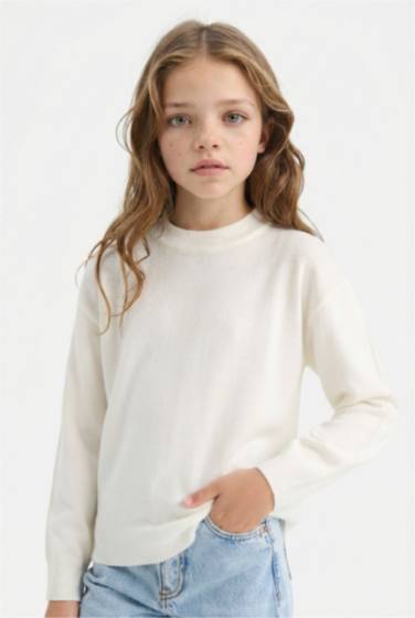 Girl Standard Fit Crew Neck Knit Pullover