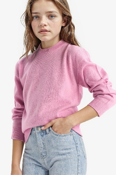 Girl Standard Fit Crew Neck Knit Pullover
