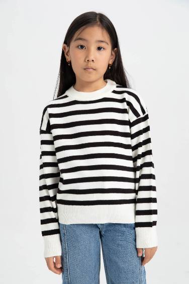 Girl Standard Fit Crew Neck Pullover