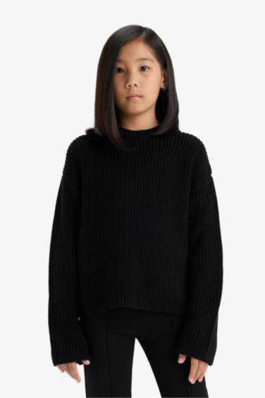 Girl Standard Fit Crew Neck Pullover