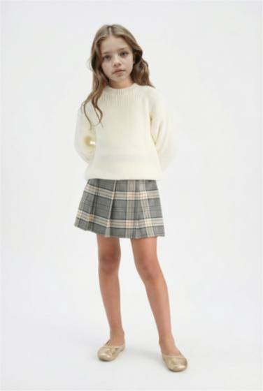 Girl Standard Fit Crew Neck Knit Pullover