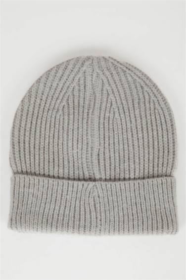 Kadın Şehir Temalı Dokuma Etiketli Bere