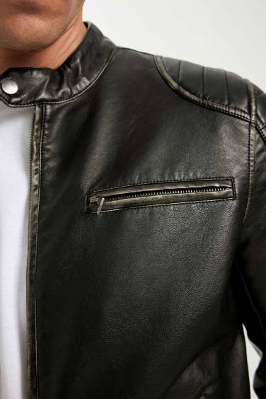 جاكيت جلد صناعي سليم فيت بياقة عالية ببطانة