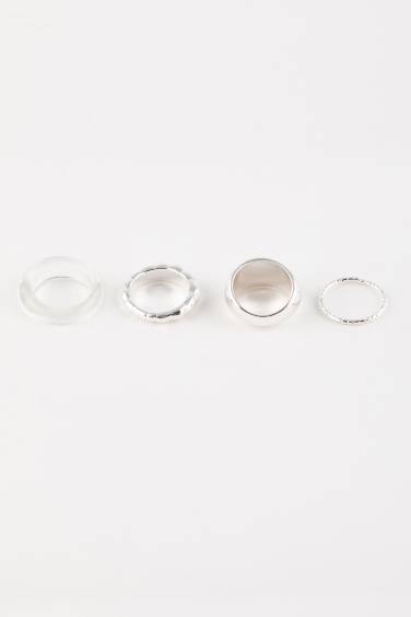 Woman 4 Piece Silver Rings