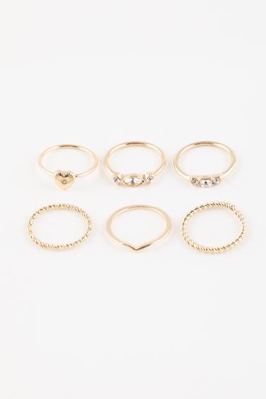 Woman 6 Piece Gold Rings