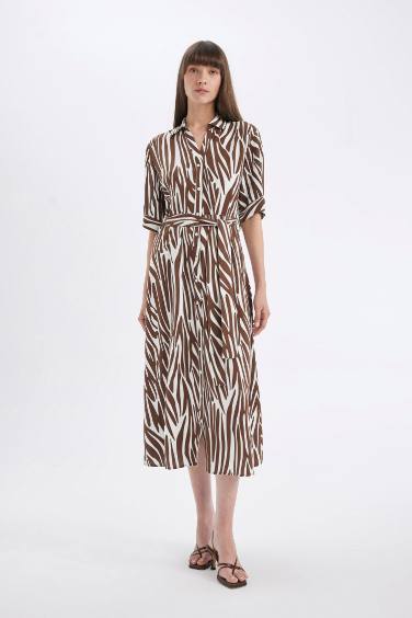 فستان ميدي مطبوع بياقة قميص من مزيج الكتان