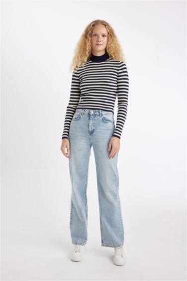 Свитер с воротником