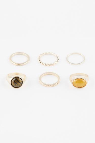 Woman 6 Piece Gold Rings