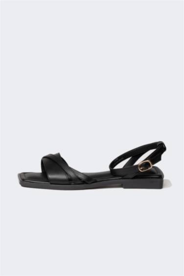 Tongs à Semelle Plate et une Seule Bande pour Femme