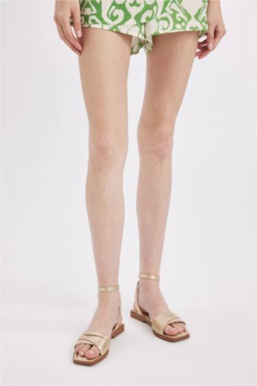 Tongs à Semelle Plate et une Seule Bande pour Femme