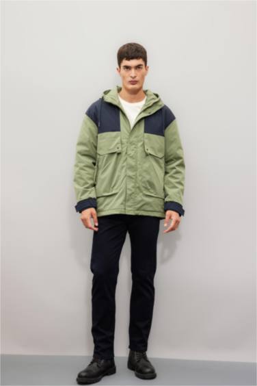 Regular Fit Kapüşonlu Fermaurlı Cepli Mont