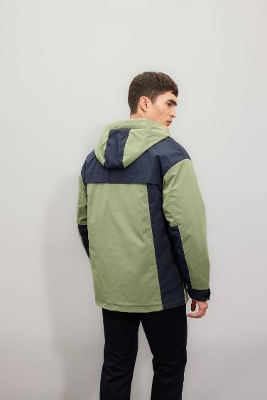 Regular Fit Kapüşonlu Fermaurlı Cepli Mont