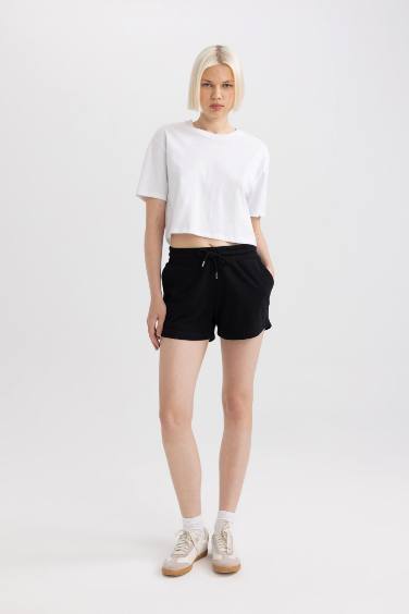 شورت قصير بخصر عادي قصة عادية