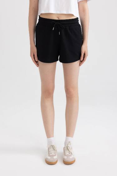 شورت قصير بخصر عادي قصة عادية