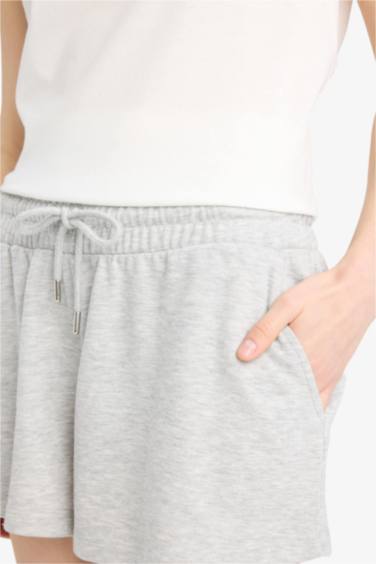 Regular Fit Regular Waist Tied Shorts