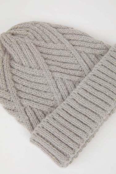Bonnet en Tricot basiaue pour Fille