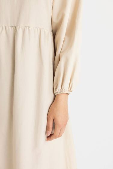 فستان طويل بوبلين بالون فيت بياخة مستديرة