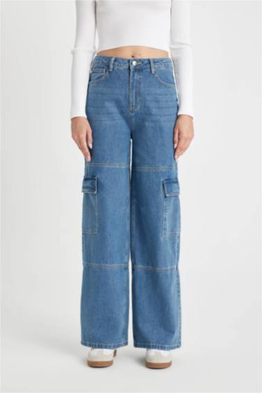 Джинсы Straight Fit прямого кроя с высокой талией