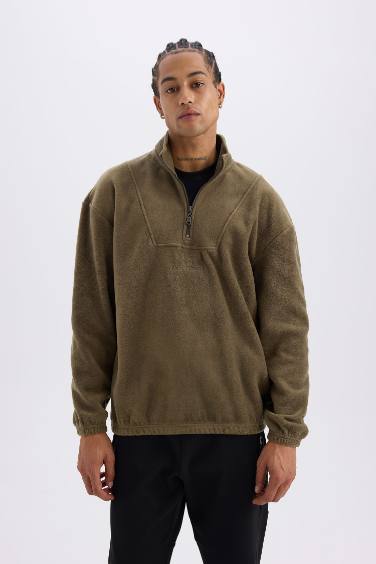 Comfort Regular Fit Rahat Kalıp Dik Yaka Baskılı Polar Sweatshirt