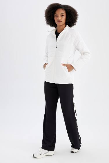 Veste imperméable à Capuche Coupe slim à fermeture zip de DeFacto Fit