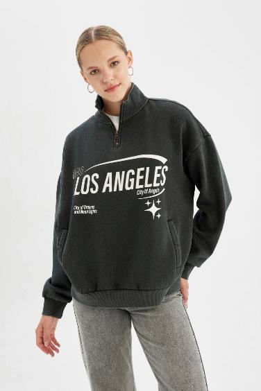 Loose Fit Long Sleeve Sweatshirt