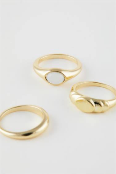 Woman 3 Piece Gold Rings