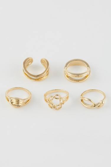 Woman 5 Piece Gold Rings