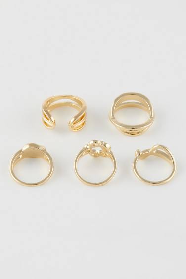 Woman 5 Piece Gold Rings