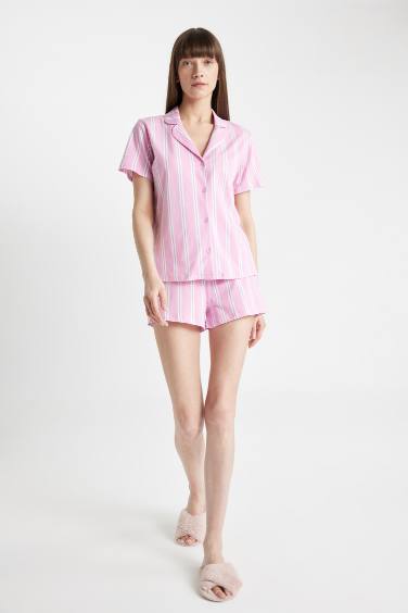 Ensemble de pyjama T-shirt rayé et short de Fall in Love