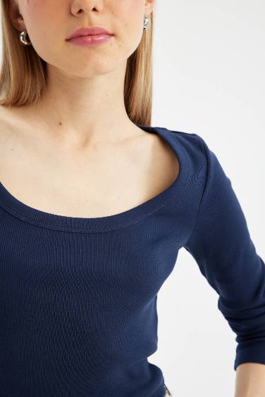 تي شيرت كم طويل سليم فيت مضلع