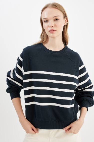 Oversize Fit Striped Thick Fabric Sweatshirt