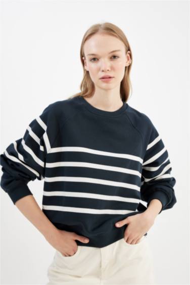 Oversize Fit Striped Thick Fabric Sweatshirt
