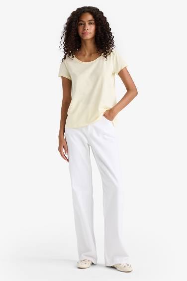 تيشيرت نص كم قصة عادية بياقة مستديرة