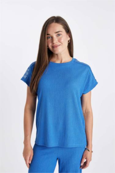 T-Shirt à Col rond et Manches Courtes