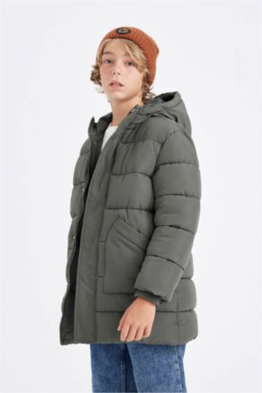 Erkek Çocuk Su İtici Kapüşonlu Fermuarlı Çıtçıt Kapamalı Cepli Şişme Parka