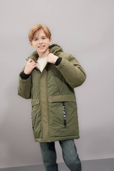 Boy Waterproof Hooded Zippered Plush Lining Puffer Jacket