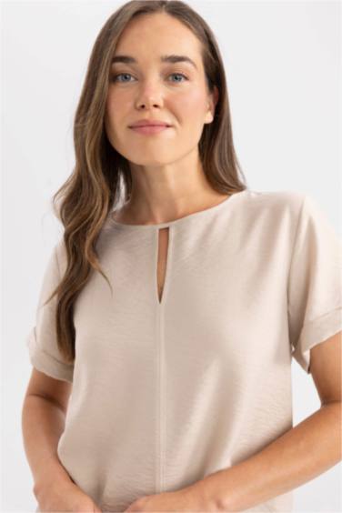 بلوزة نص ردن قصة عادية بياخة مدورة