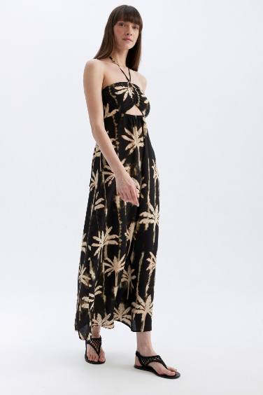 A Kesim Boyundan Bağlamalı Desenli Maroken Maxi Elbise