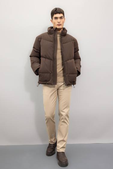 قمصلة نفخ سليم فيت بياقة عالية بسحاب وياقة عالية