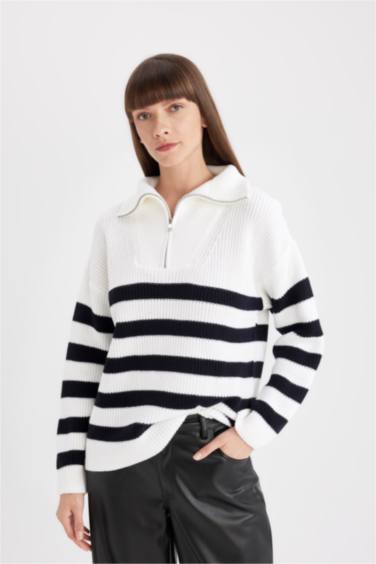 Свитер свободного кроя в полоску на молнии